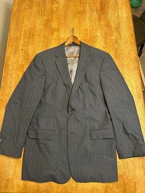VTG Hugo Boss Made in USA Gray Pinstripe 100% Virgin Wool Suit Jacket Blazer 42R